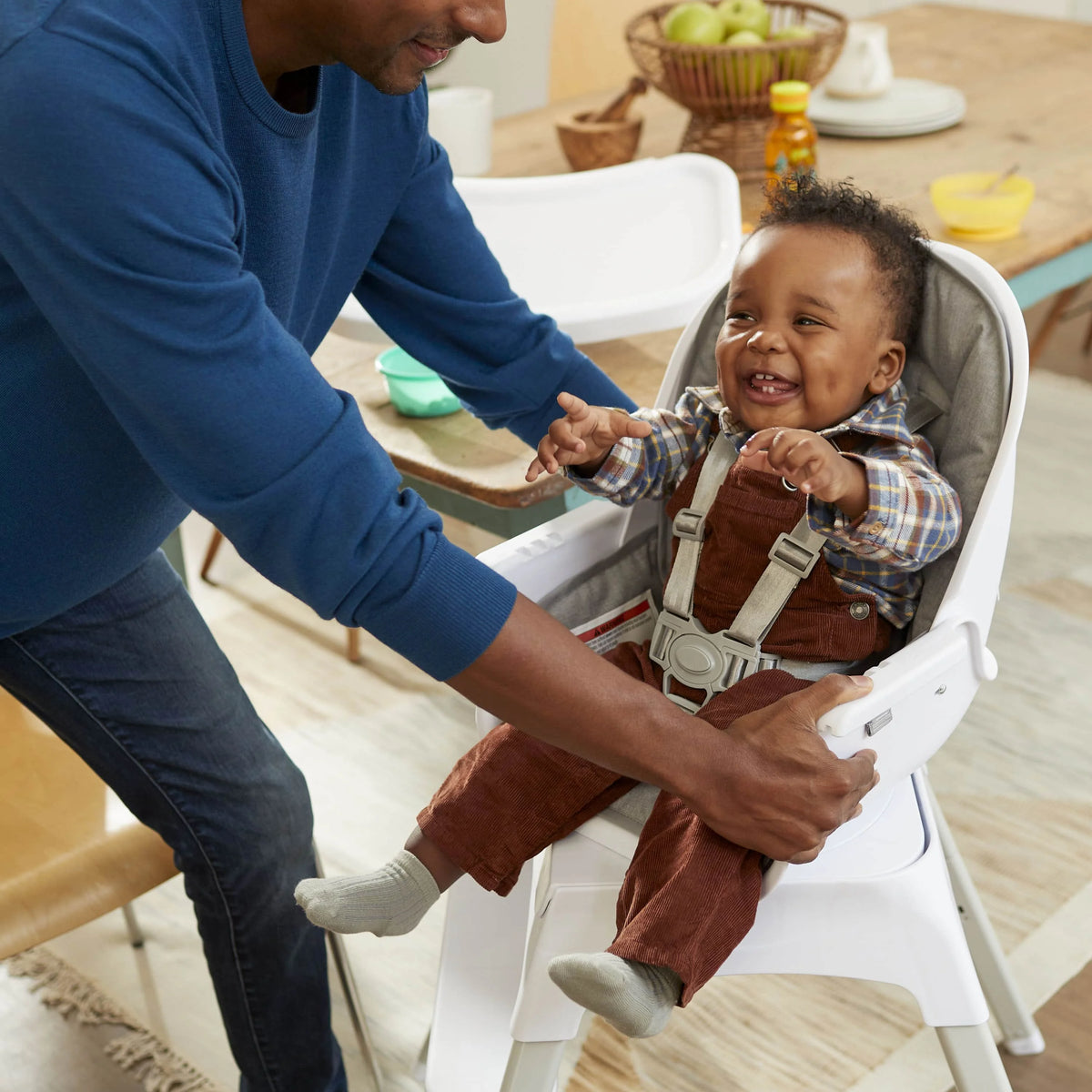 Rotating High Chair U779