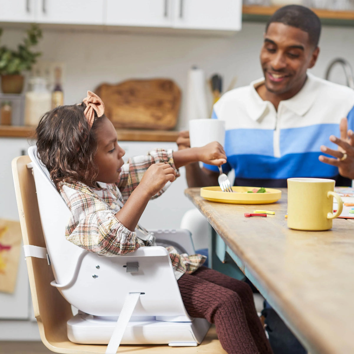 Rotating High Chair U779