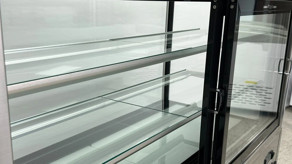 60 ins Bakery Refrigerator Case A24076