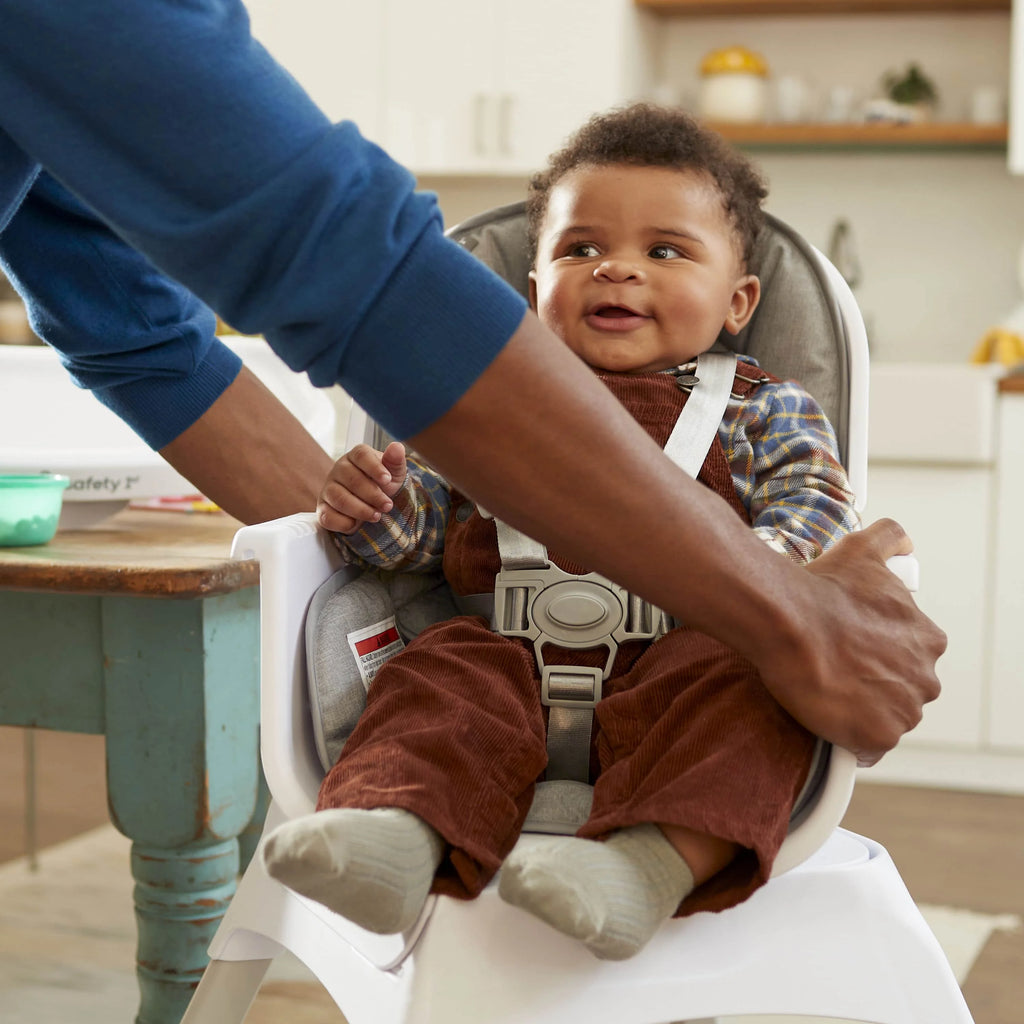 Rotating High Chair U779